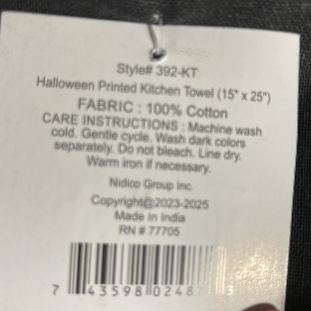 2 Halloween kitchen towels NWT - Picture 7 of 7